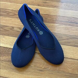 ROTHY’s ballet flats blue black navy round toe size 9.5